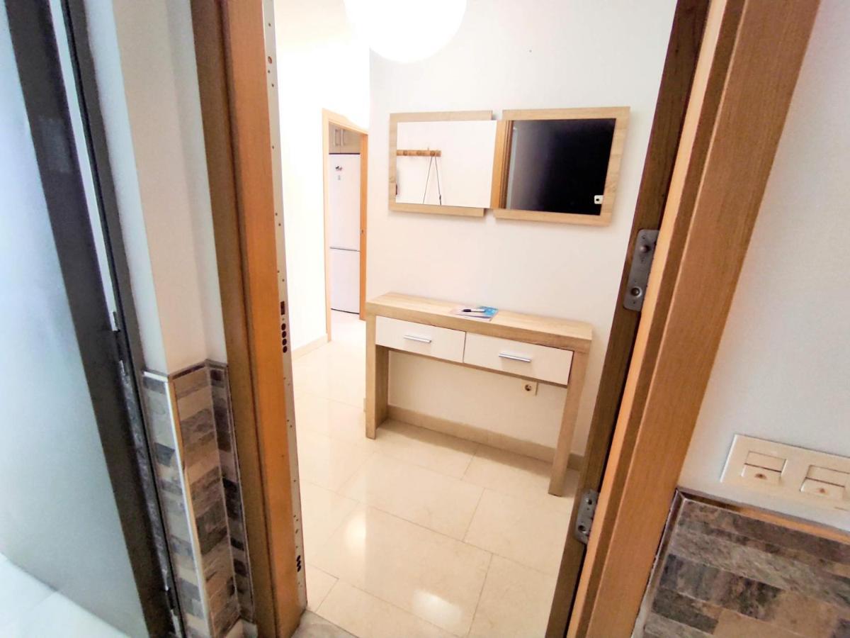 מאלגה Manuela Nogales Apartments! מראה חיצוני תמונה